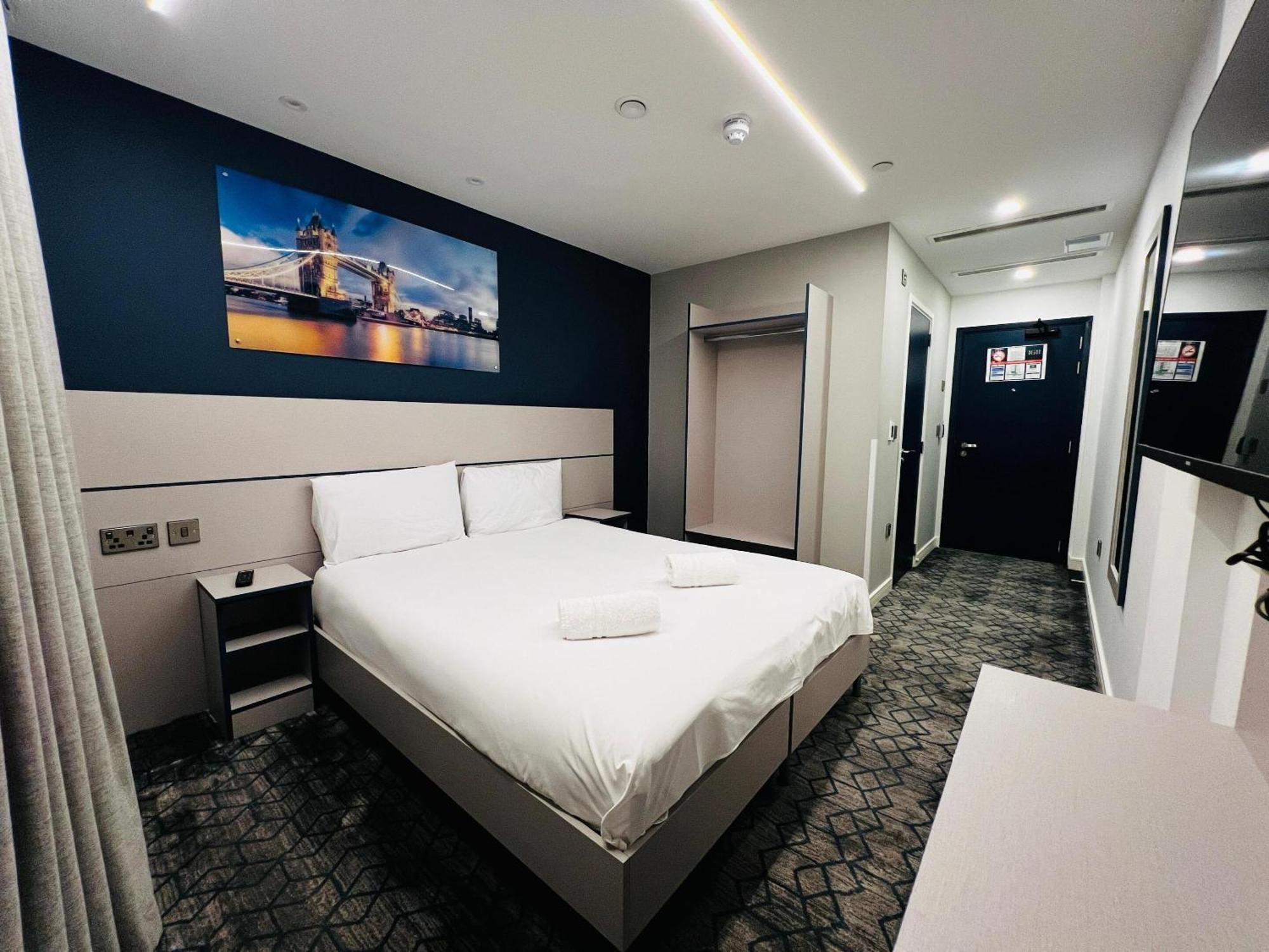 Ilford Grand Hotel Екстериор снимка