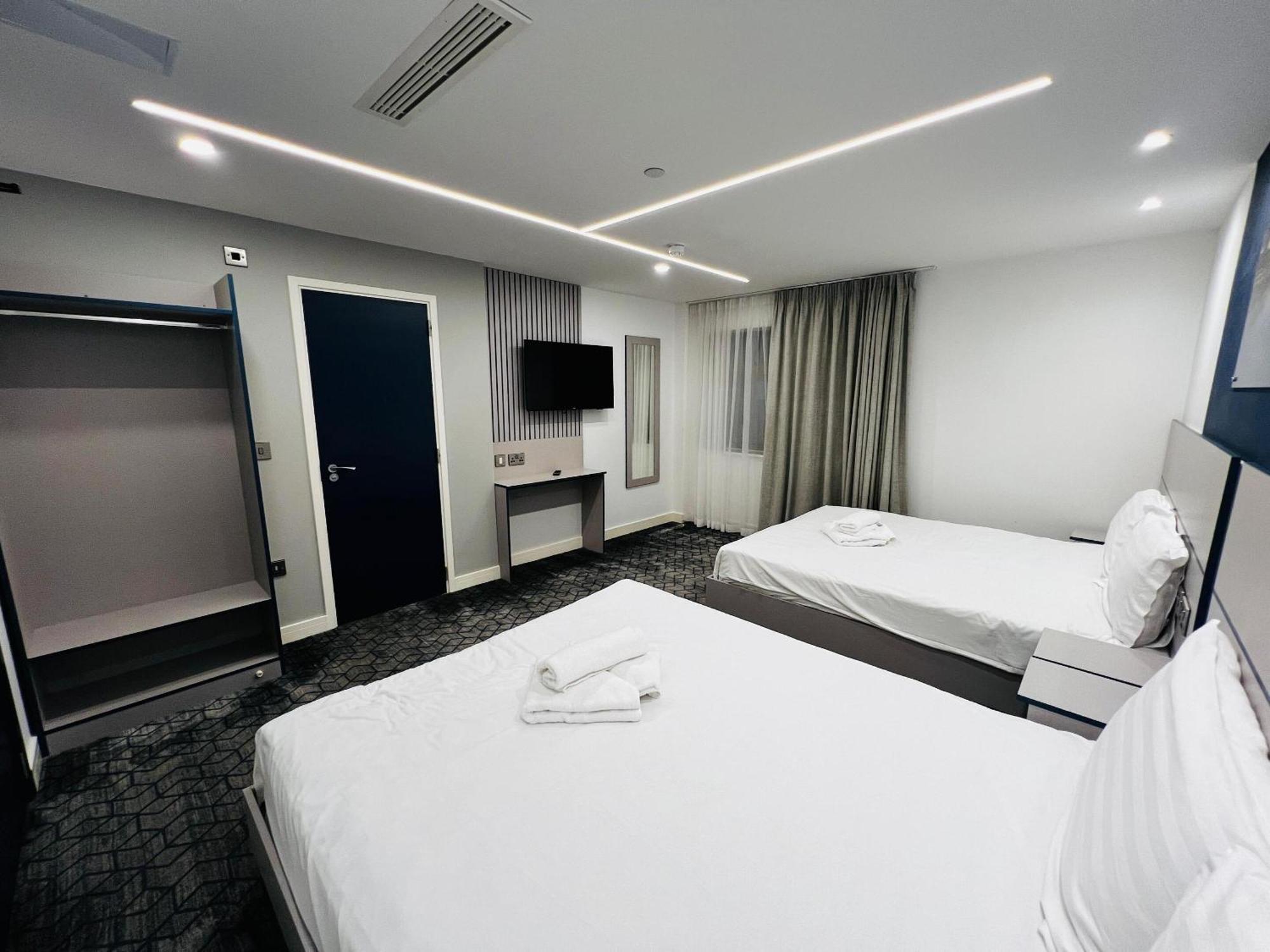 Ilford Grand Hotel Стая снимка
