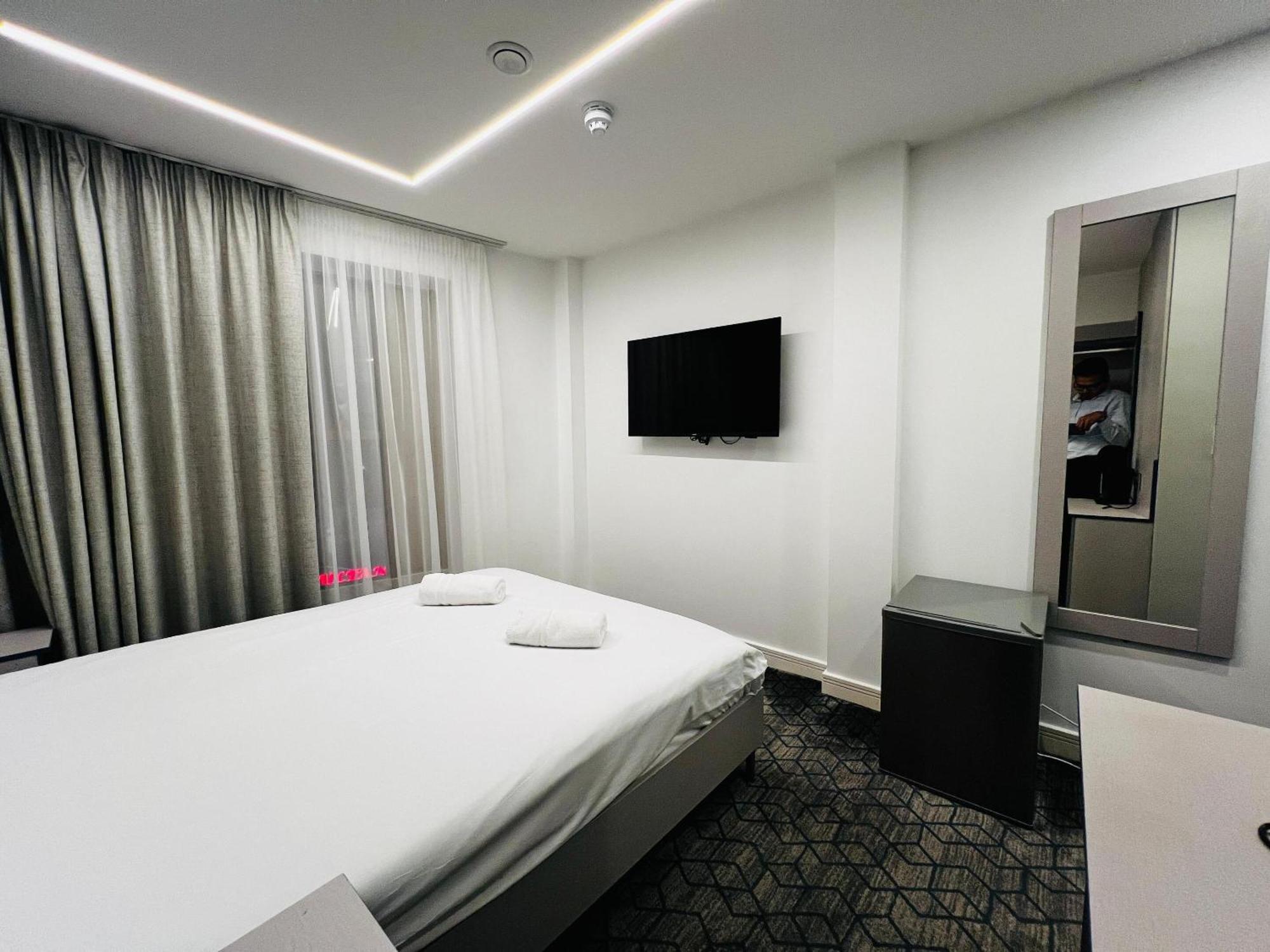 Ilford Grand Hotel Стая снимка